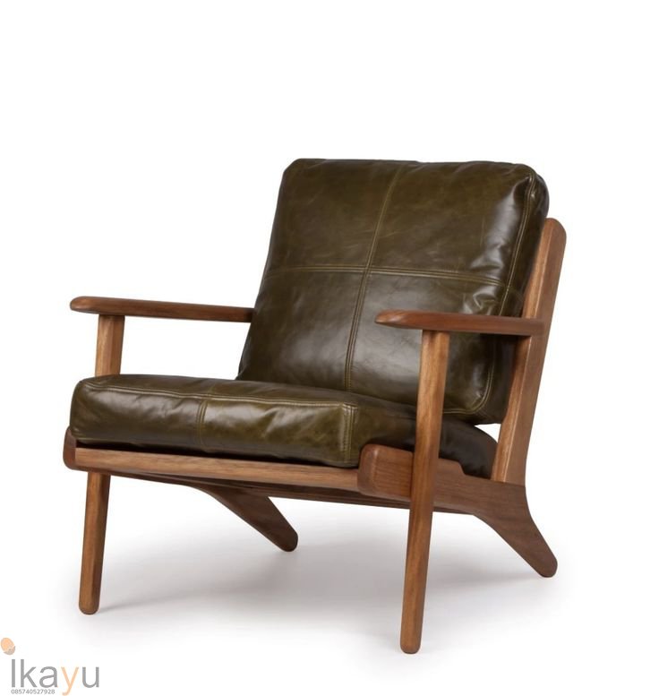 Armchair Klasik Bantalan Kulit Sapi Kiya Armchair Klasik Bantalan Kulit Sapi Kiya
